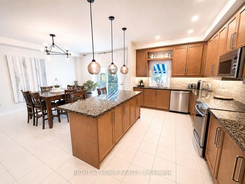 Photo 7 at 10 - 8900 Bathurst Street, Patterson, Vaughan