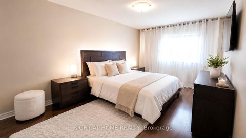 Photo 15 at 10 - 8900 Bathurst Street, Patterson, Vaughan