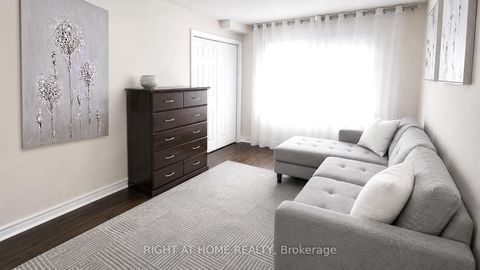 Photo 19 at 10 - 8900 Bathurst Street, Patterson, Vaughan