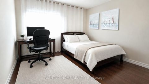 Photo 20 at 10 - 8900 Bathurst Street, Patterson, Vaughan