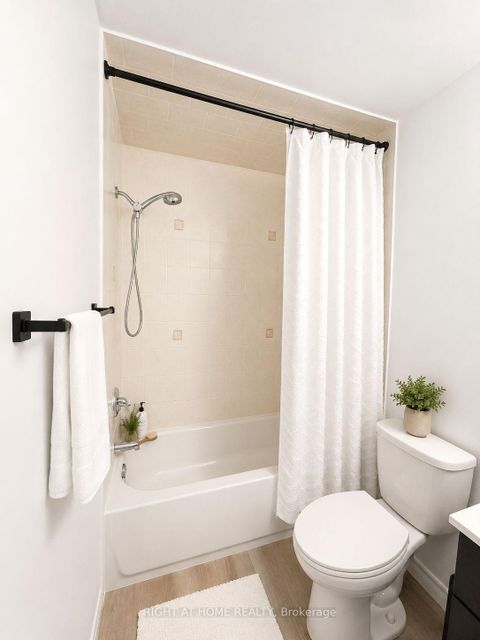 Photo 30 at 10 - 8900 Bathurst Street, Patterson, Vaughan