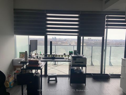 Photo 5 at 2105 - 185 Roehampton Avenue, Mount Pleasant West, Toronto