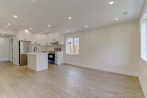 Photo 2 at 321 Tampa Drive E, Keswick South, Georgina