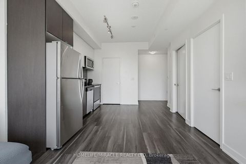 Photo 5 at 605 - 859 The Queensway, Queensway, Toronto