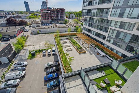 Photo 16 at 605 - 859 The Queensway, Queensway, Toronto