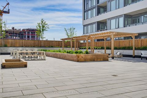 Photo 19 at 605 - 859 The Queensway, Queensway, Toronto