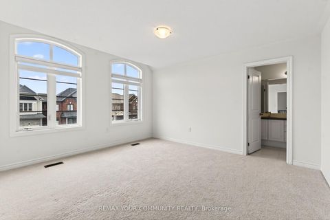 Photo 18 at 5 Valleo Street, Keswick North, Georgina