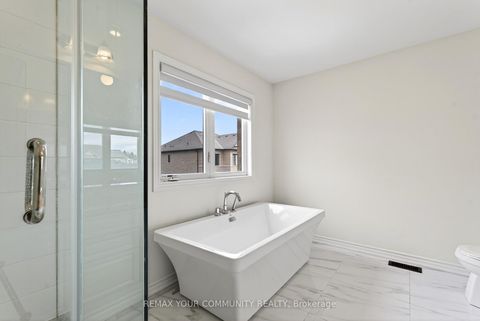 Photo 26 at 5 Valleo Street, Keswick North, Georgina