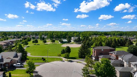 Photo 2 at 48 Sherwood Court, Northwest, Barrie