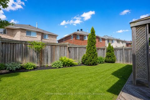 Photo 3 at 48 Sherwood Court, Northwest, Barrie