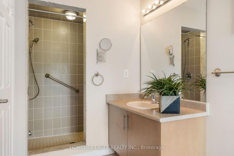 Photo 12 at 19 Gentile Circle, Elder Mills, Vaughan