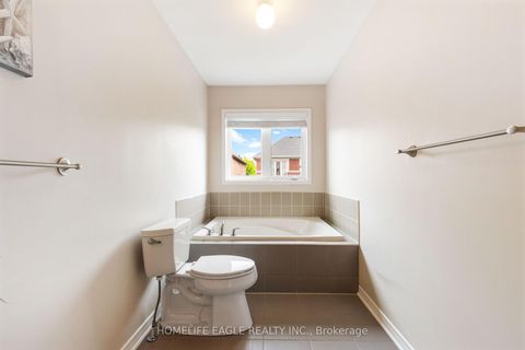 Photo 13 at 19 Gentile Circle, Elder Mills, Vaughan