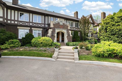 Photo 2 at B - 93B Douglas Crescent, Leaside, Toronto