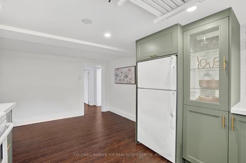 Photo 10 at B - 93B Douglas Crescent, Leaside, Toronto