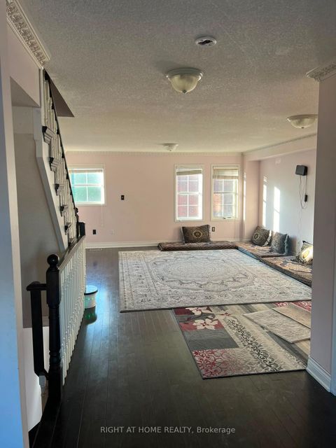 Photo 3 at 37 Archibald Mews, Bendale, Toronto