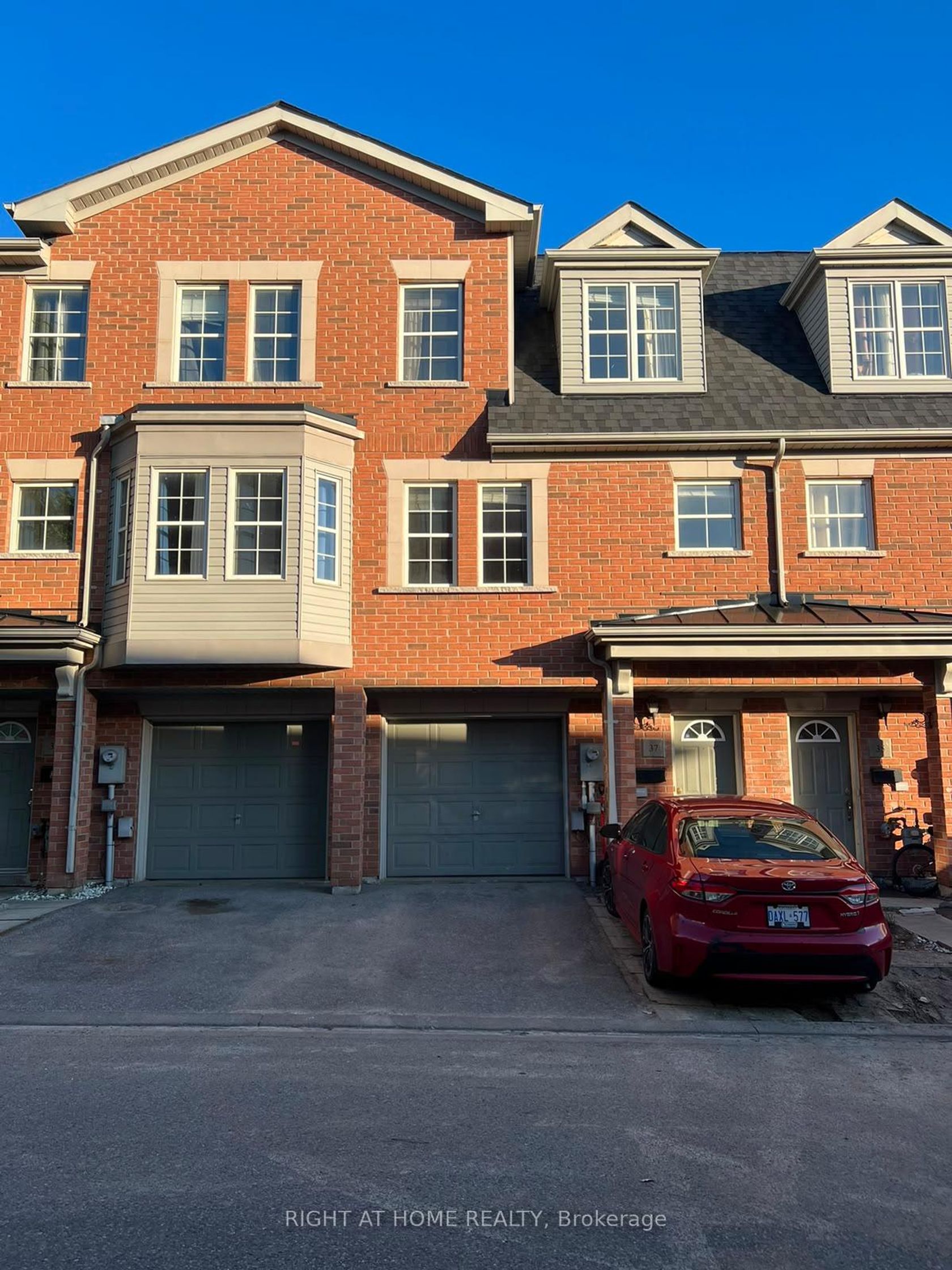 37 Archibald Mews, Bendale, Toronto photo number 2