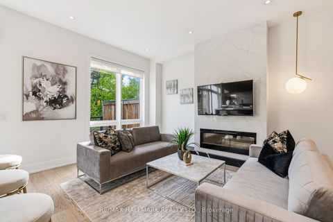 Photo 4 at 46 Crestridge Drive, Patterson, Vaughan