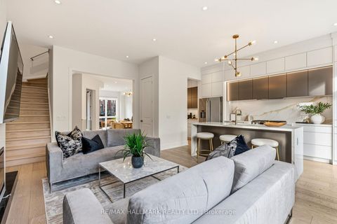 Photo 7 at 46 Crestridge Drive, Patterson, Vaughan