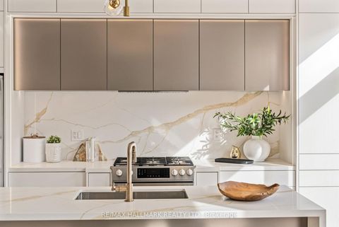 Photo 9 at 46 Crestridge Drive, Patterson, Vaughan