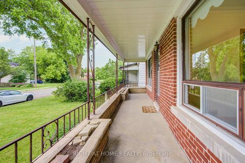 Photo 6 at 124 Patricia Avenue, Newtonbrook West, Toronto