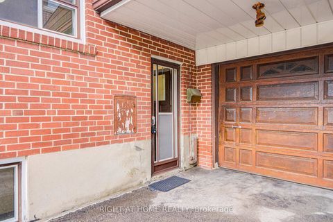 Photo 15 at 124 Patricia Avenue, Newtonbrook West, Toronto
