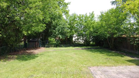 Photo 21 at 124 Patricia Avenue, Newtonbrook West, Toronto