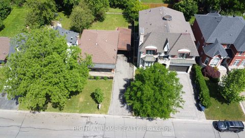 Photo 25 at 124 Patricia Avenue, Newtonbrook West, Toronto