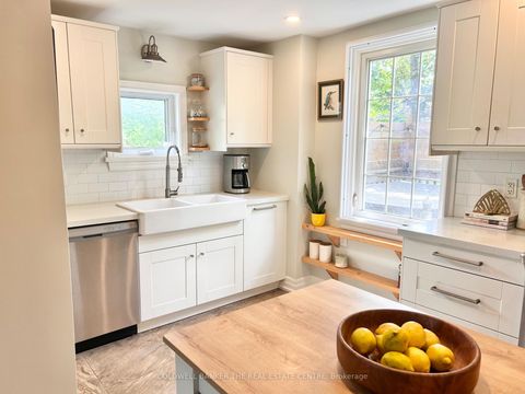 Photo 2 at 35 Grove Street E, Wellington, Barrie