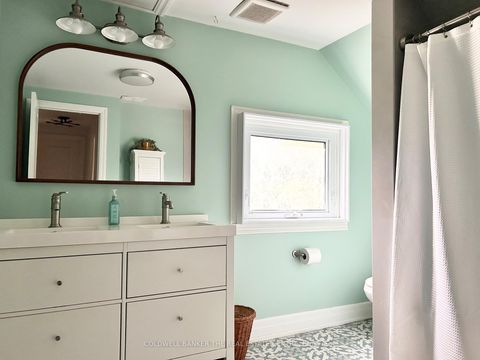 Photo 4 at 35 Grove Street E, Wellington, Barrie