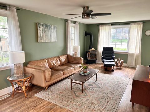 Photo 8 at 35 Grove Street E, Wellington, Barrie