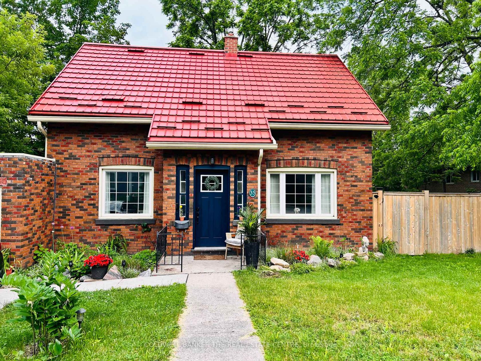 35 Grove Street E, Wellington, Barrie photo 8