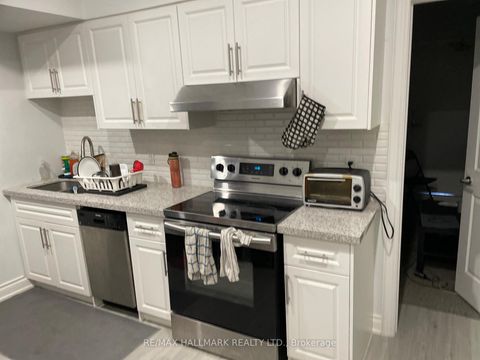 Photo 10 at 414 Dundas Street E, Moss Park, Toronto