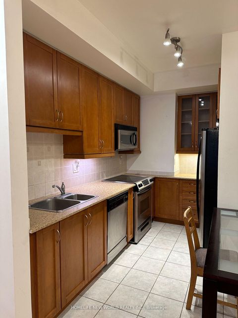 Photo 5 at 1 - 420 Kenneth Avenue, Willowdale East, Toronto