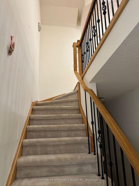 Photo 7 at 1 - 420 Kenneth Avenue, Willowdale East, Toronto