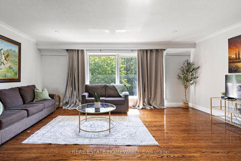 Photo 3 at 85 Letchworth Crescent, CFB, Toronto
