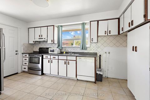 Photo 6 at 85 Letchworth Crescent, CFB, Toronto