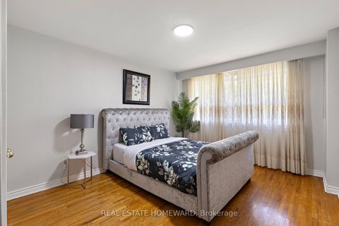 Photo 15 at 85 Letchworth Crescent, CFB, Toronto