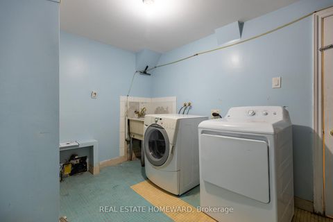 Photo 29 at 85 Letchworth Crescent, CFB, Toronto