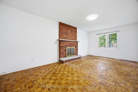 Photo 12 at 262 Barrhill Road, Maple, Vaughan