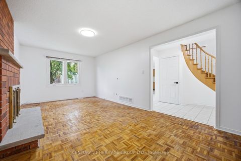 Photo 14 at 262 Barrhill Road, Maple, Vaughan