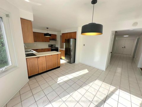 Photo 18 at 262 Barrhill Road, Maple, Vaughan