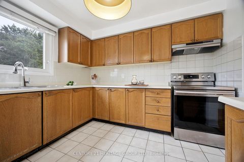 Photo 20 at 262 Barrhill Road, Maple, Vaughan