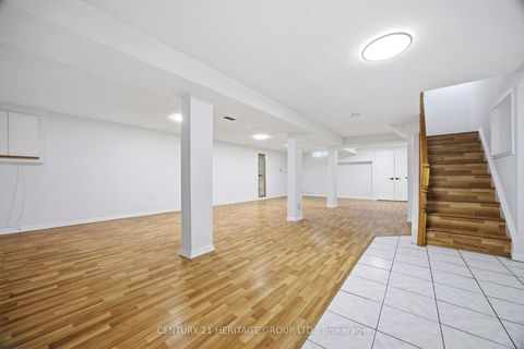 Photo 40 at 262 Barrhill Road, Maple, Vaughan