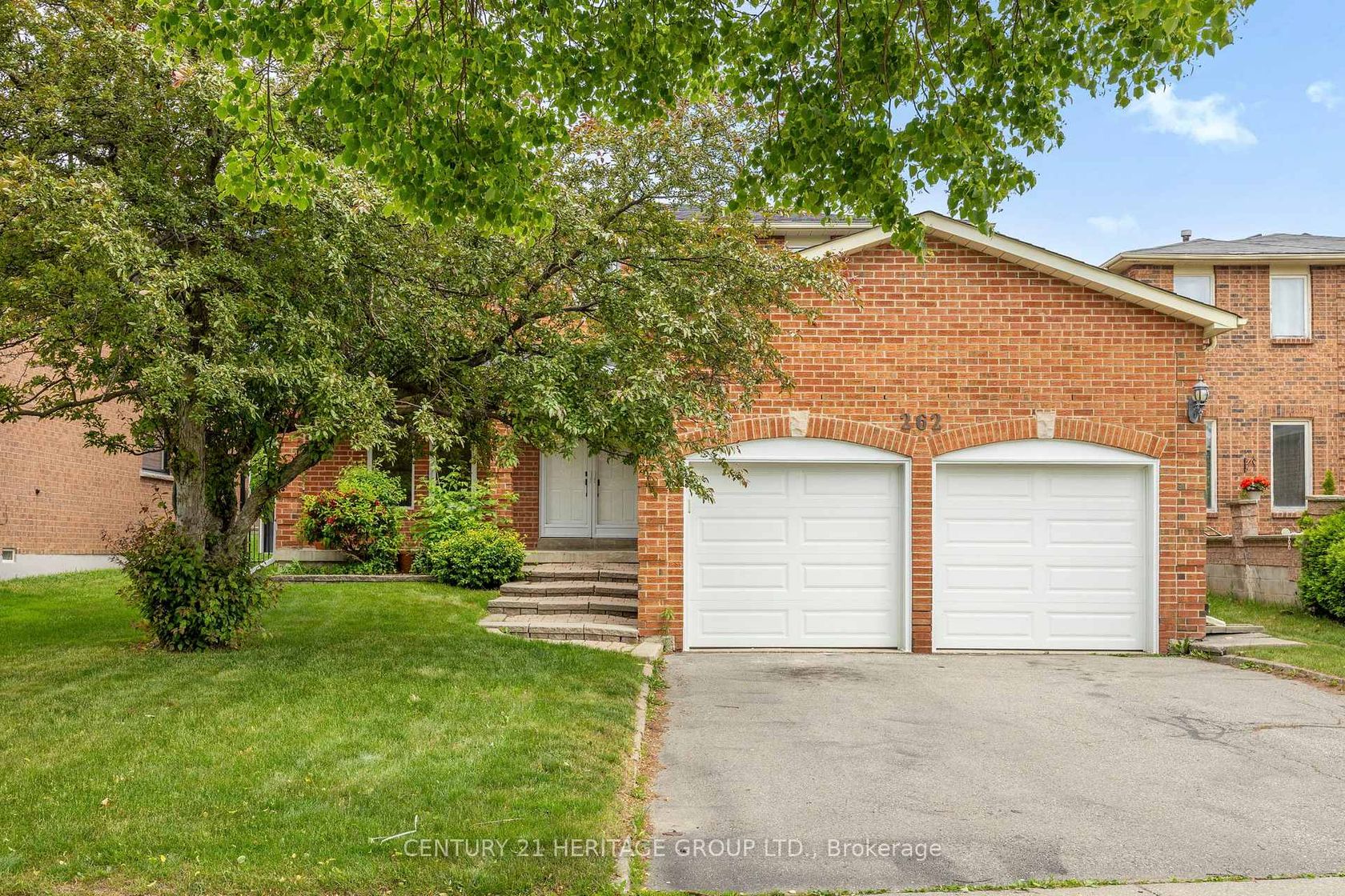 262 Barrhill Road, Maple, Vaughan photo number 2