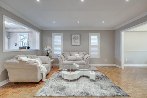 Photo 4 at 381 St. Joan Of Arc Avenue, Maple, Vaughan