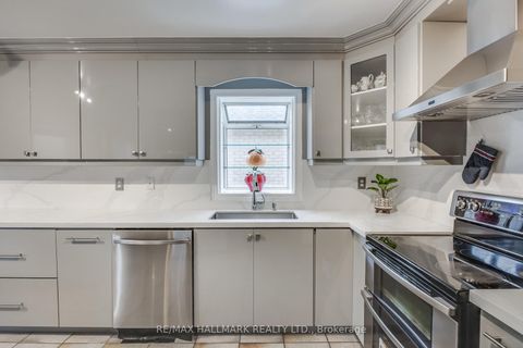 Photo 12 at 381 St. Joan Of Arc Avenue, Maple, Vaughan