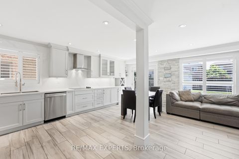 Photo 3 at 67 Seafield Road, Maple, Vaughan