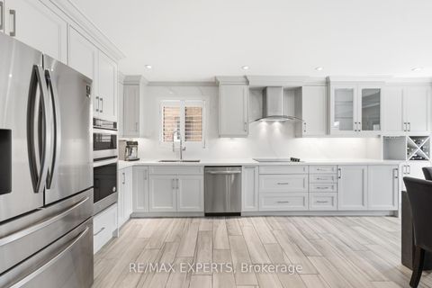 Photo 4 at 67 Seafield Road, Maple, Vaughan