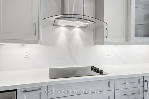 Photo 7 at 67 Seafield Road, Maple, Vaughan