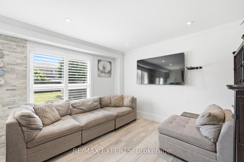Photo 11 at 67 Seafield Road, Maple, Vaughan